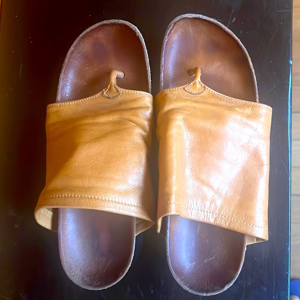 Sandals size 9 beautiful camel color soft leather . Super comfortable.